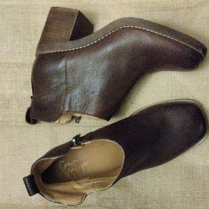 Crown Vintage "HASHEL" Ankle Boots